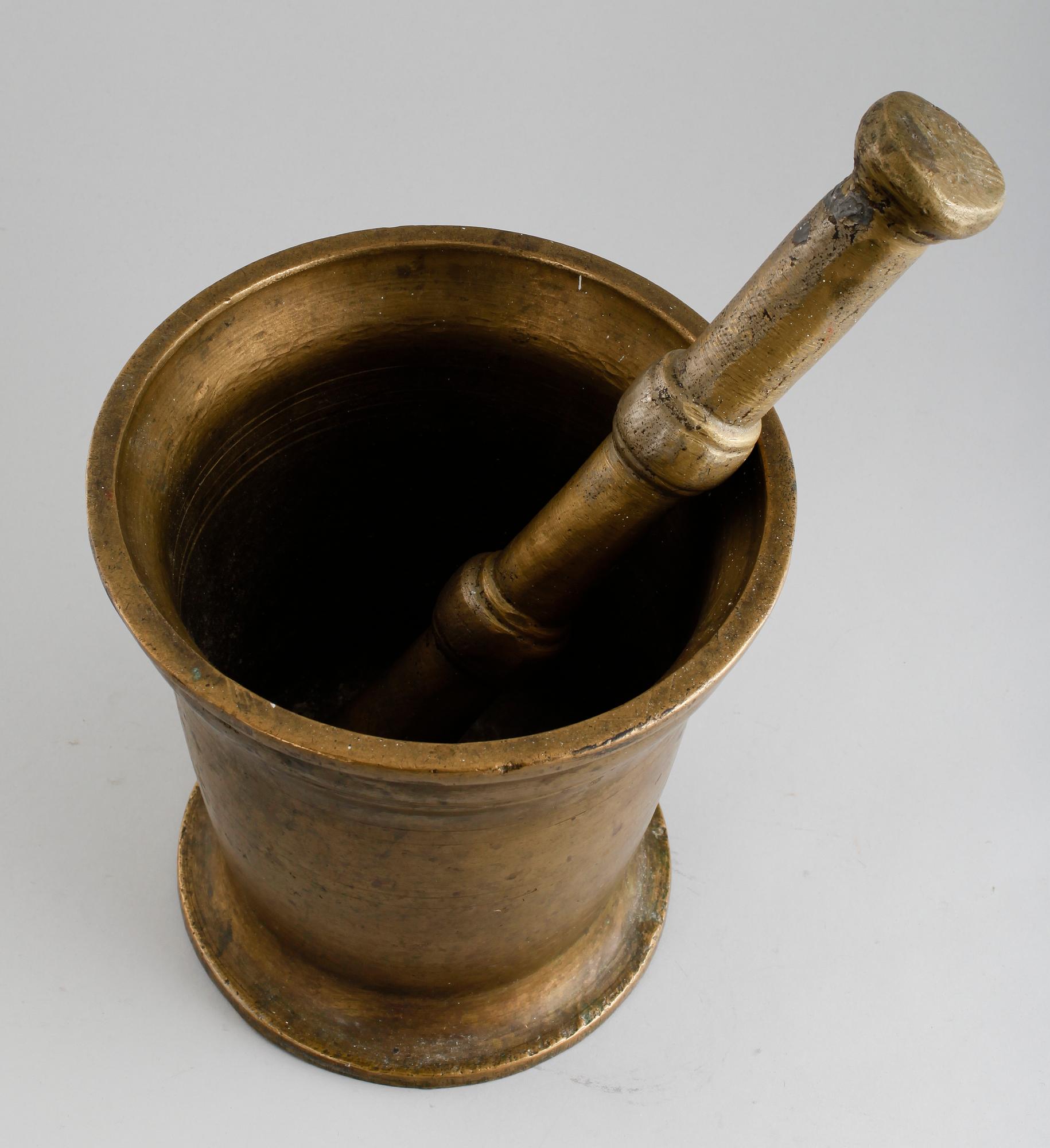 MORTEL MED STÖT, mässing, 1800-tal.