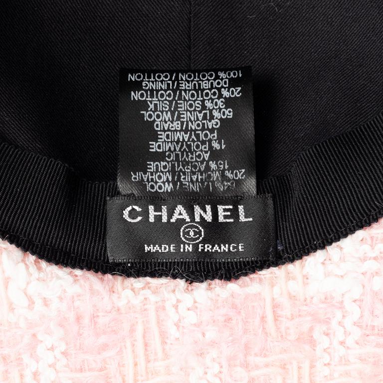 Chanel, a wool and mohair mix bouclé hat, size S.