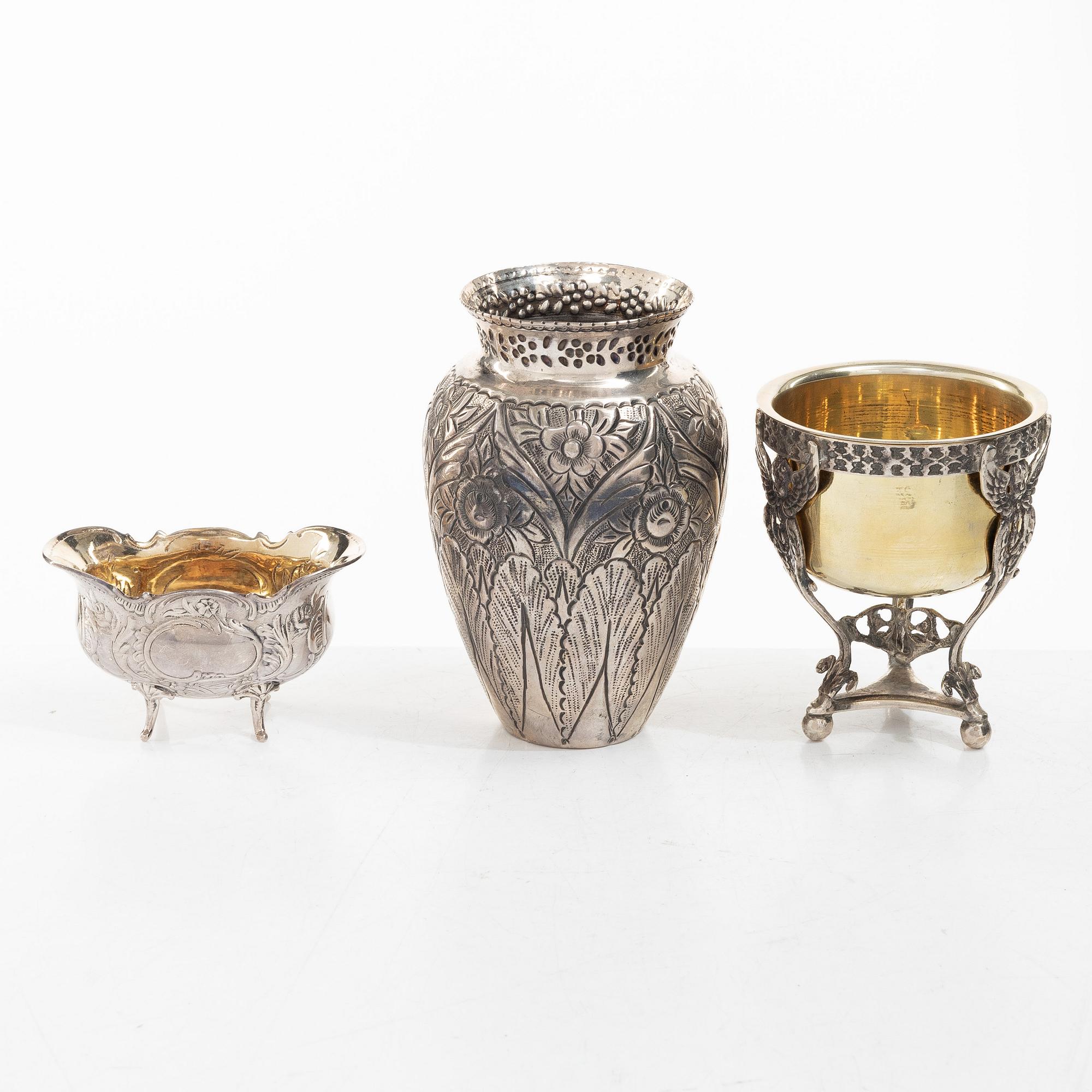 Vas samt två skålar, silver, bl a Gewe, Malmö 1967.