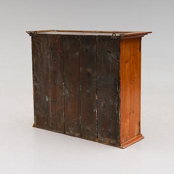 HÄNGSKÅP, 1800-tal.