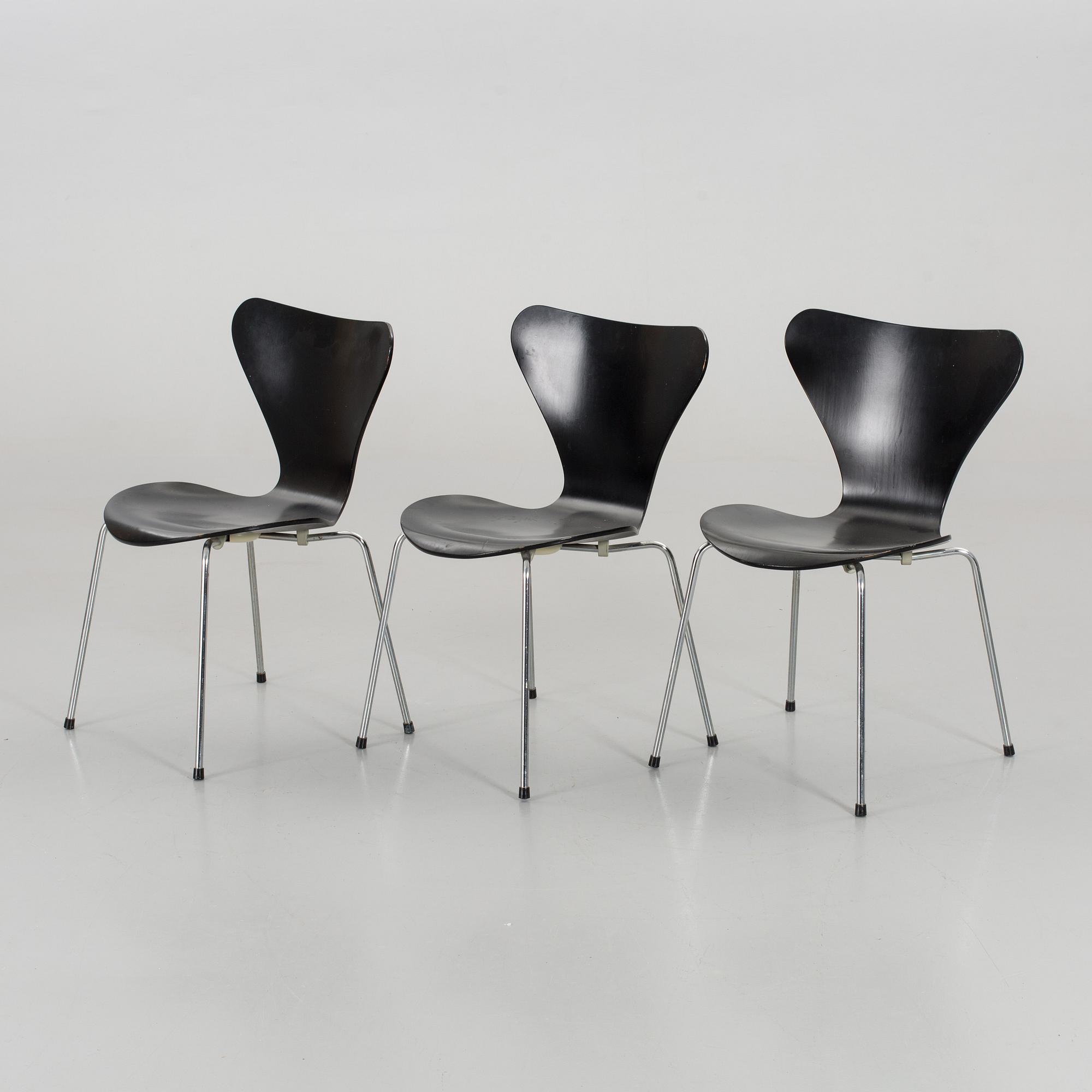 ARNE JACOBSEN, a set of three Sjuan chairs Friz hansen Denmark 1980.