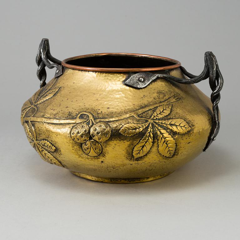 A BRASS AND IRON ART NOUVEAU FLOWER POT, early 20th century.