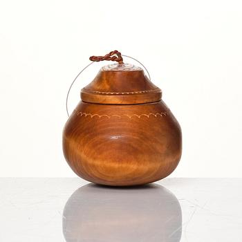 Hans Sunna, a lidded sugar bowl.