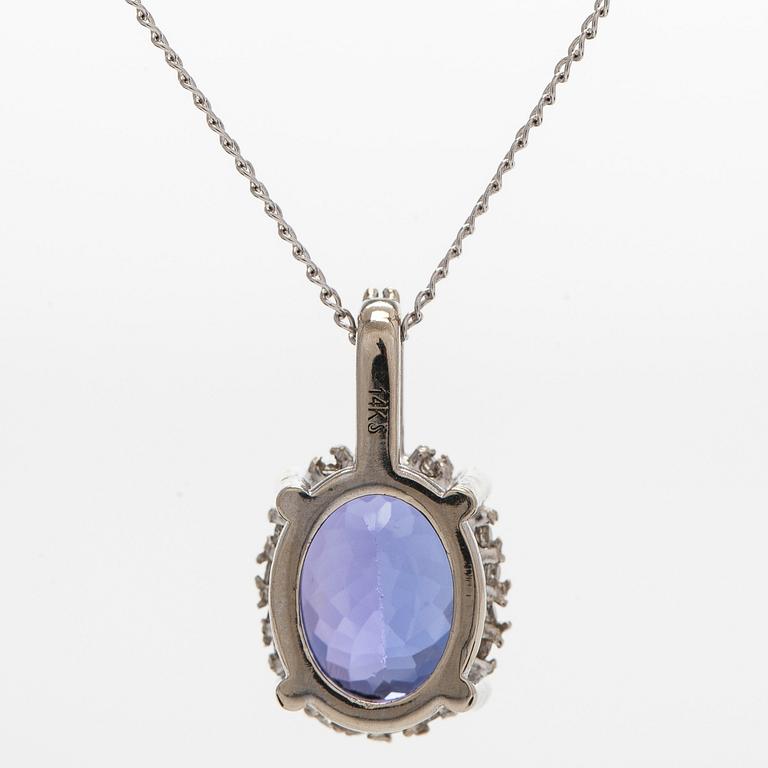 Kaulakoru, 14K valkokultaa, riipus tansaniitti ja timantteja.