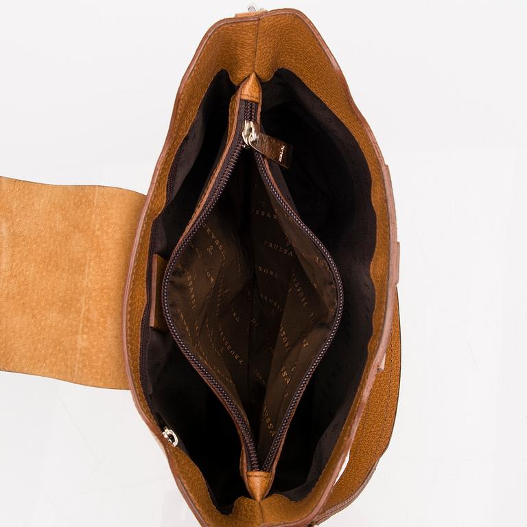 A Trussari Leather Shoulder Bag.