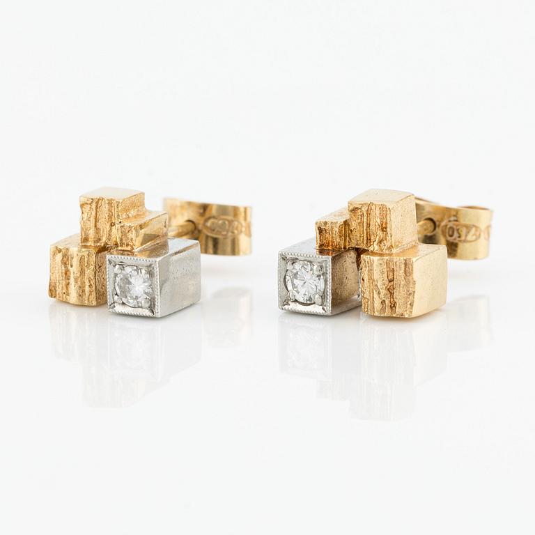 Björn Weckström, Earrings, one pair, 18K gold and white gold with brilliant-cut diamonds. Lapponia.