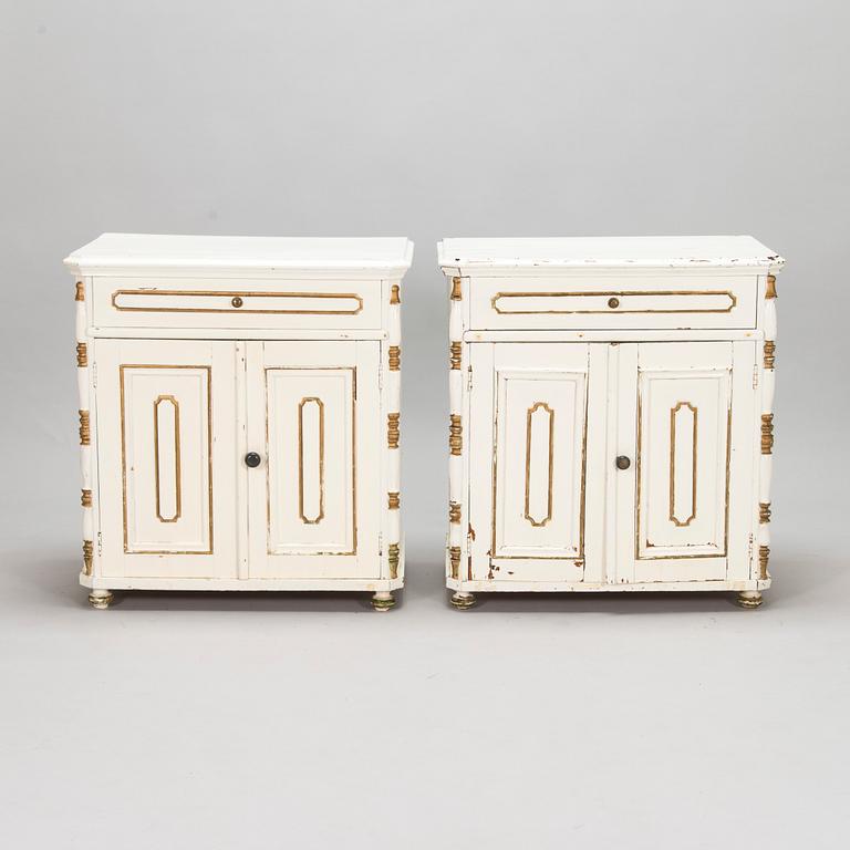 Nattduksbord/Kommod, ett par, 1800-talets slut.