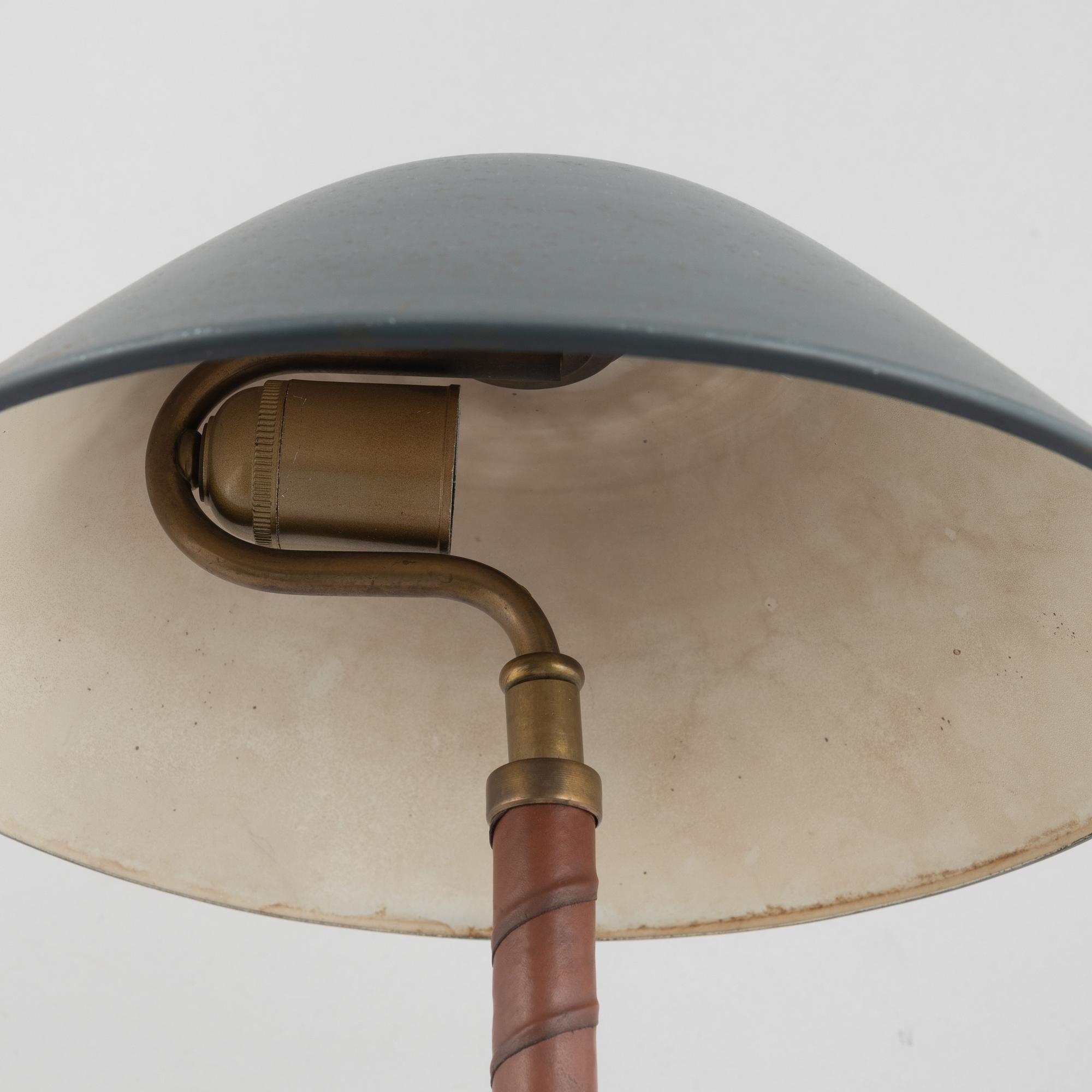 Einar Bäckströms Metallvarufabrik, bordslampa, modell 5014, 1940-tal.