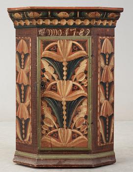 HÖRNSKÅP, allmoge, daterat 1789.