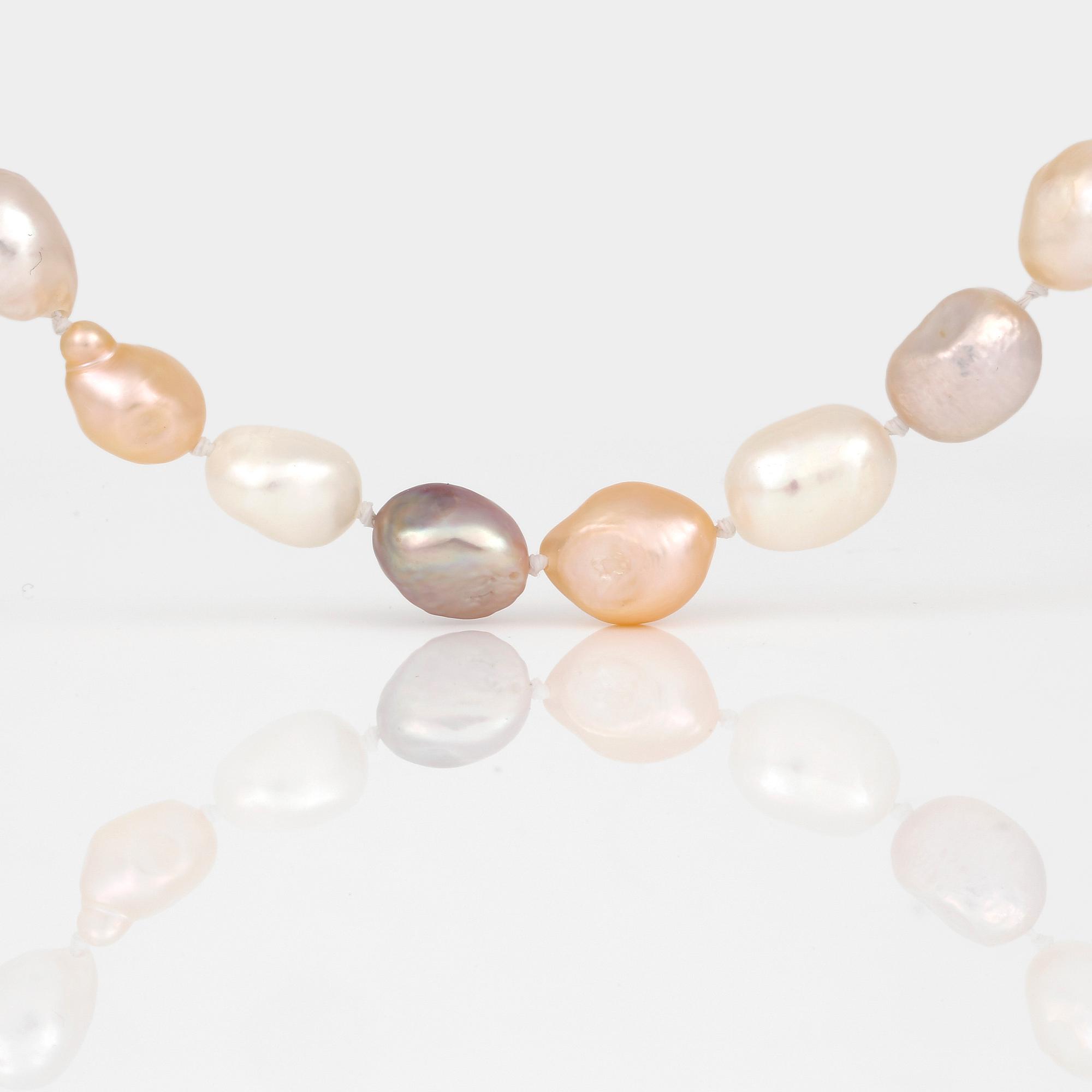 HALSBAND, med barockformade, rosa, gula och vita, odlade pärlor.