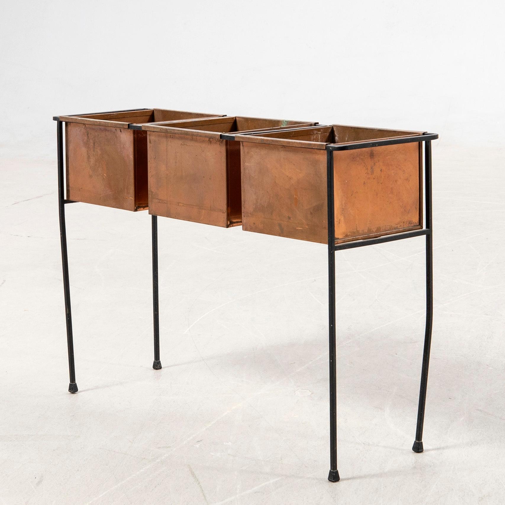 Hans-Agne Jakobsson, flower table, model "M 76", Markaryd.