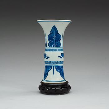 A blue and white Gu shaped vase, Qing dynasty, Kangxi (1662-1722).