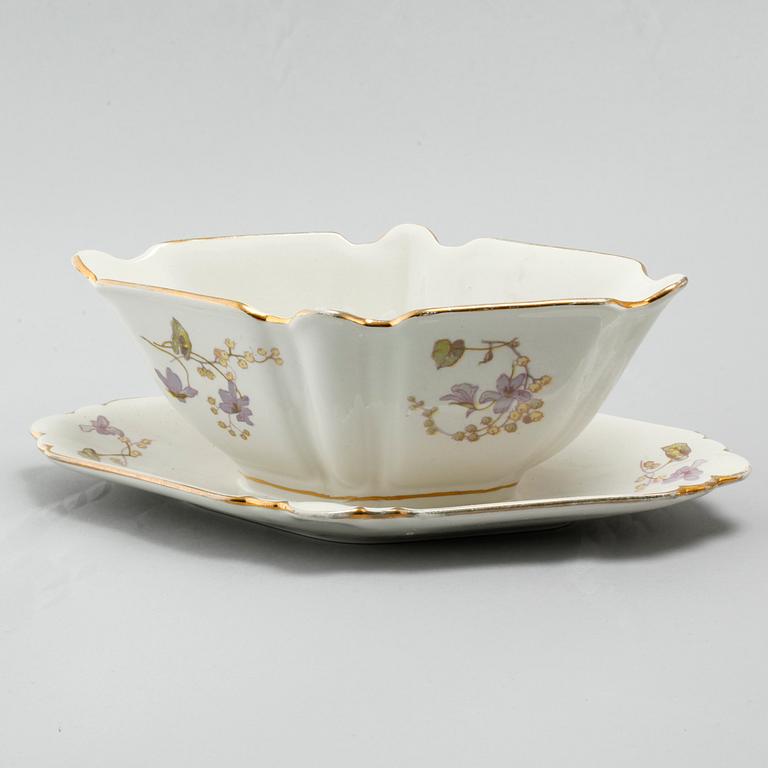 MATSERVIS, 49 delar, opakgods, "Viola", Gustavsberg, tillverkad 1895-1930.