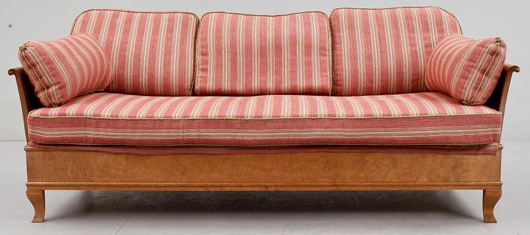 SALONGSMÖBLEMANG, 8 delar, Carl Malmsten,Nordiska Kompaniet, modell "Haga", 1900-talets första hälft.