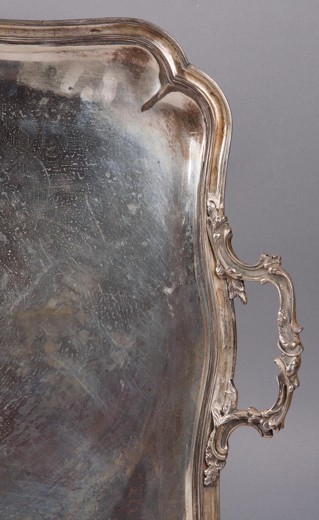 BRICKA, silver, rokokostil, svenska importstämplar. Vikt ca 3500gram.