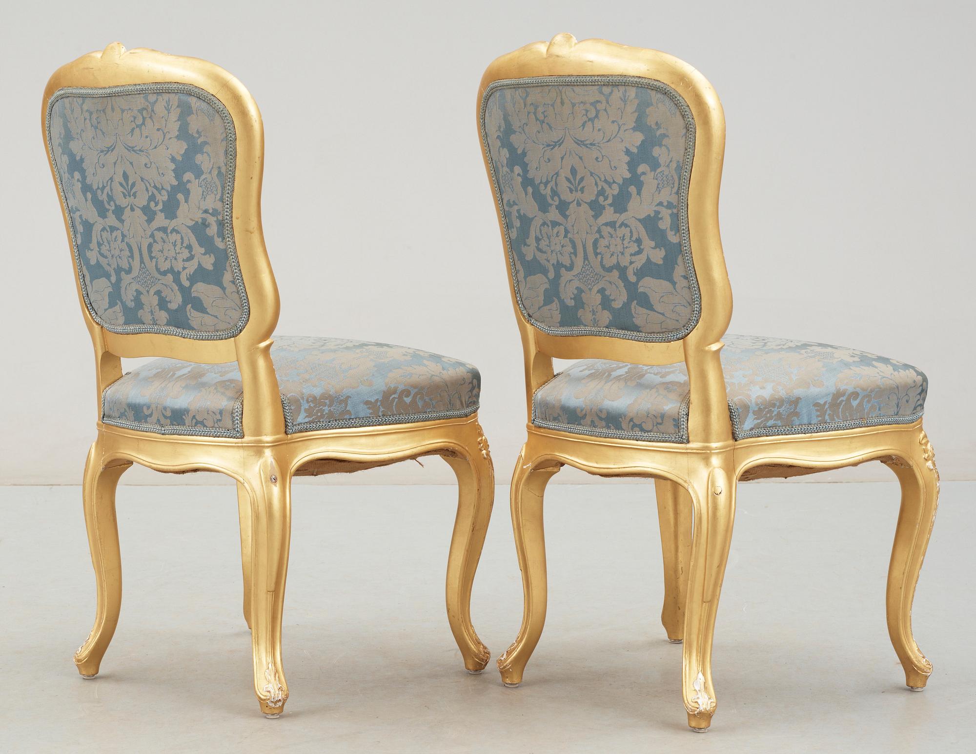 STOLAR, ett par, rokokostil, omkring 1900.