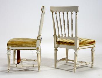 STOLAR, ett par mkt snarlika, gustavianska Stockholmsarbeten varav en signerad Melchior Lundberg, 1700-talets slut.