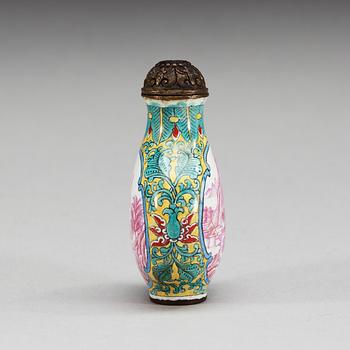 SNUSFLASKA, emalj på koppar. Qing dynastin, med Qianlong (1736-95) fyra karaktärers märke.