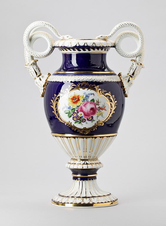 PRAKTURNA, porslin, Meissen, 1900-talets början.