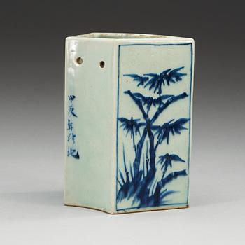 A blue and white Transitional vase/chopstick-holder, 17th Century.