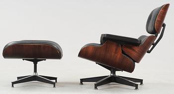 A Charles & Ray Eames "Lounge Chair and ottoman", Herman Miller, USA.