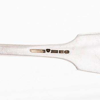 A canteen box of 253 pieces silver cutlery by Viktor Lindman, Helsinki 1916.