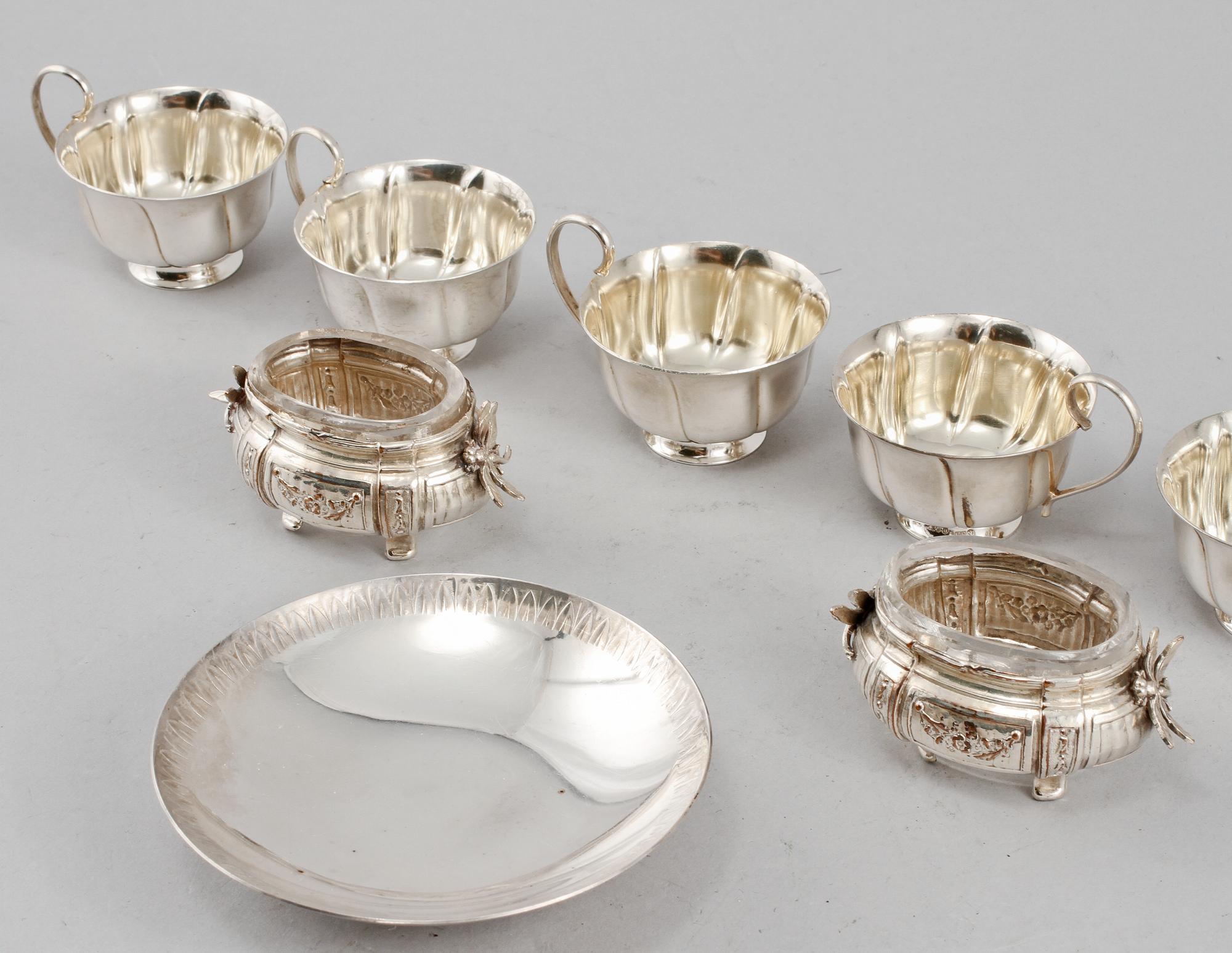 PARTI SILVER, 10 delar, delvis låghaltigt, 1900-tal, vikt 370 g.