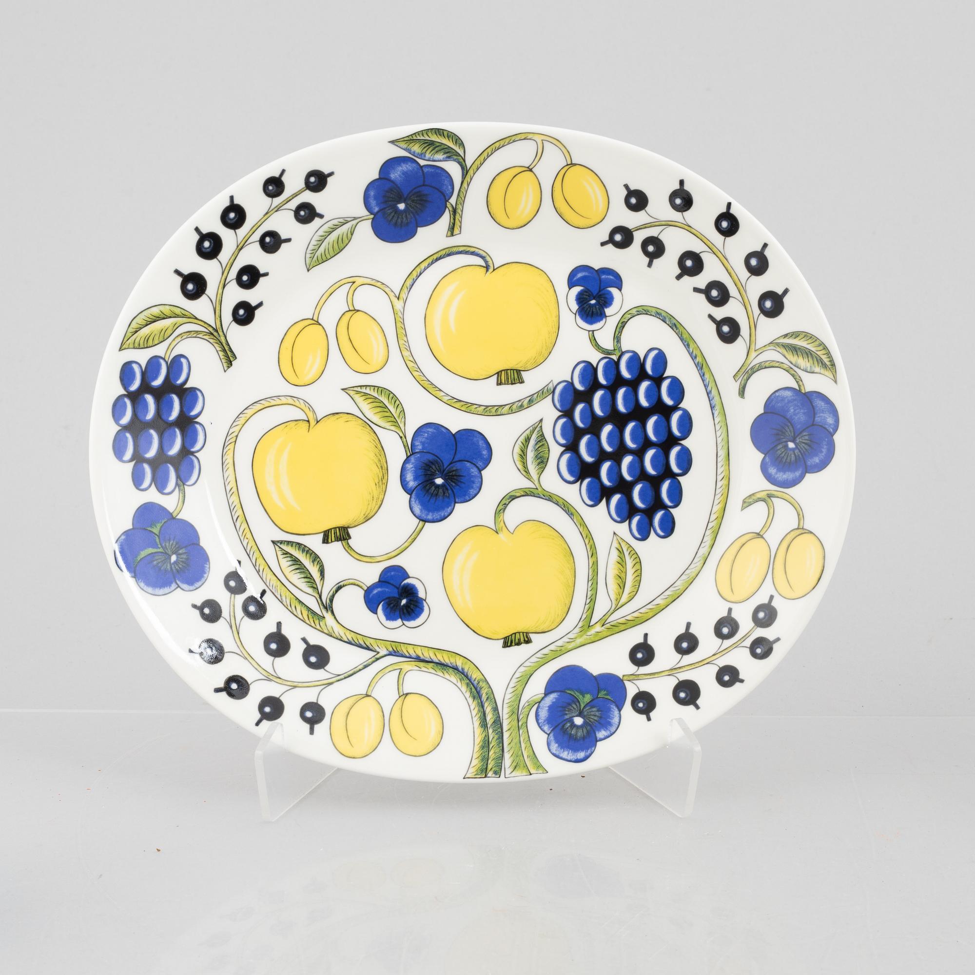 Birger Kaipiainen, a set of 11 service pieces, ”Paratiisi”, Arabia, late 20th century.
