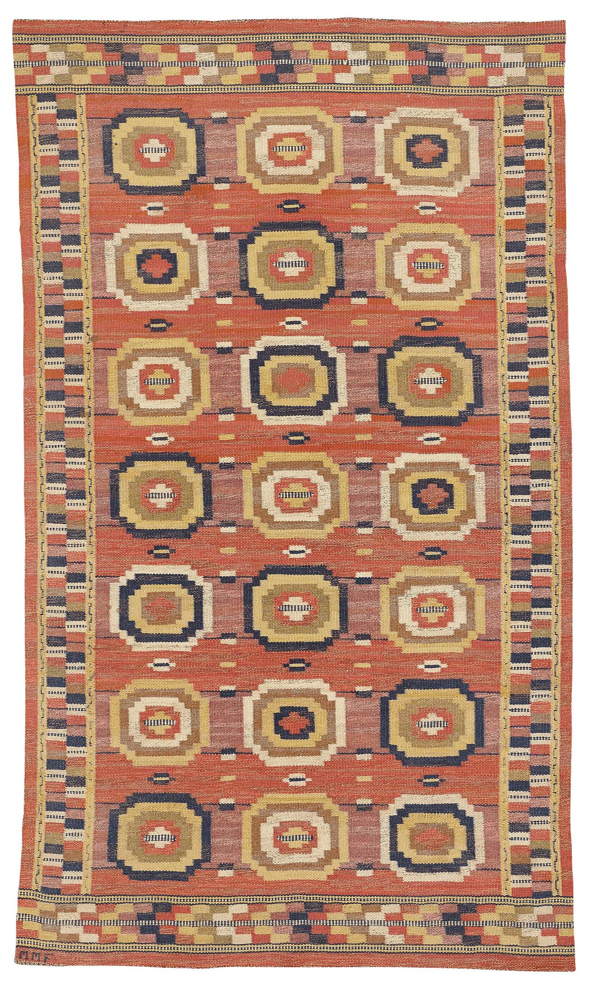 Märta Måås-Fjetterström, Matto, "Röda åttan", flat weave, ca 290,5 x 168-172 cm, signed MMF.