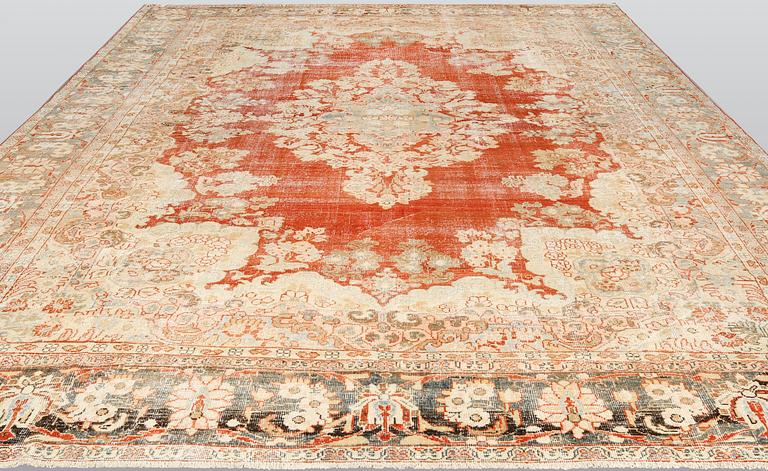 A carpet, Mahal, vintage design, approximately 422 x 312 cm.