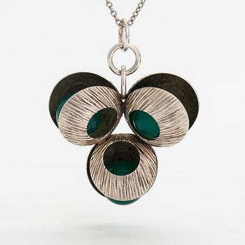 Elis Kauppi, A silver necklace with kalcedones. Kupittaan kulta, Turku 1971.