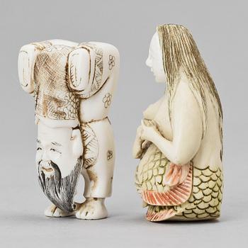 NETSUKE, 2 st, ben, Japan 1900-tal.