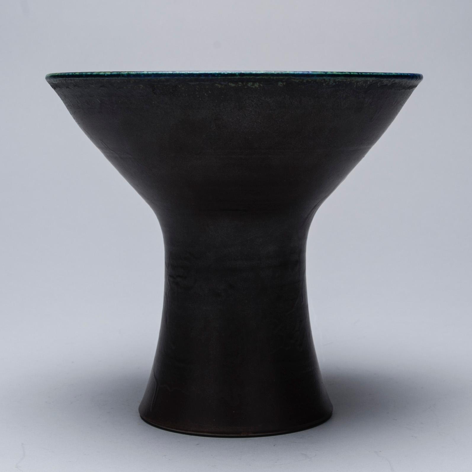 VAS, stengods, Liisa Hallamaa, signerad LH Arabia.