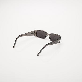 SOLGLASÖGON, Gucci.