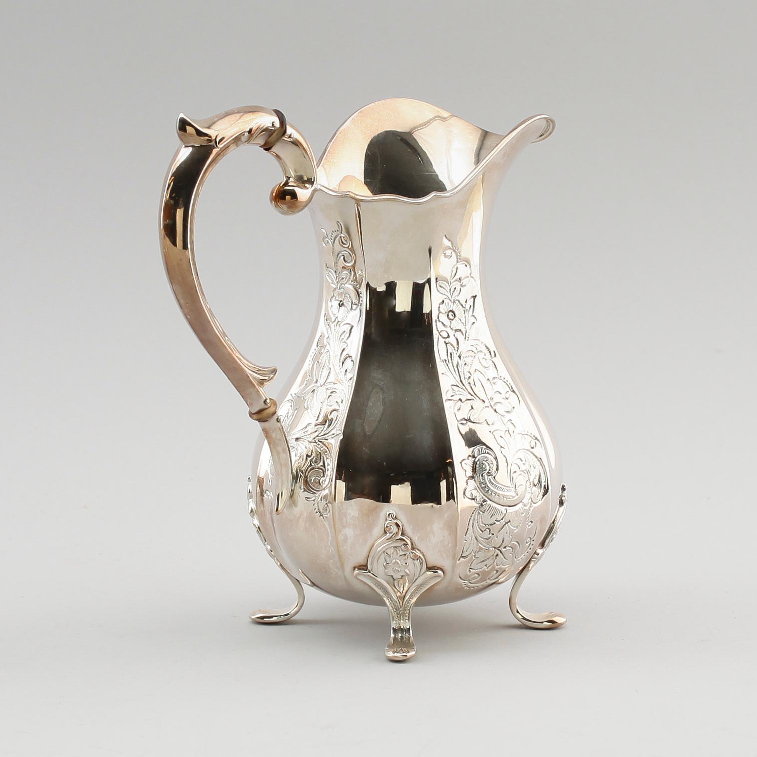 SILVERFÖREMÅL, 5 delar, märkta JLH samt svenska importstämplar, 1900-talets första hälft. Vikt ca 529 gram.