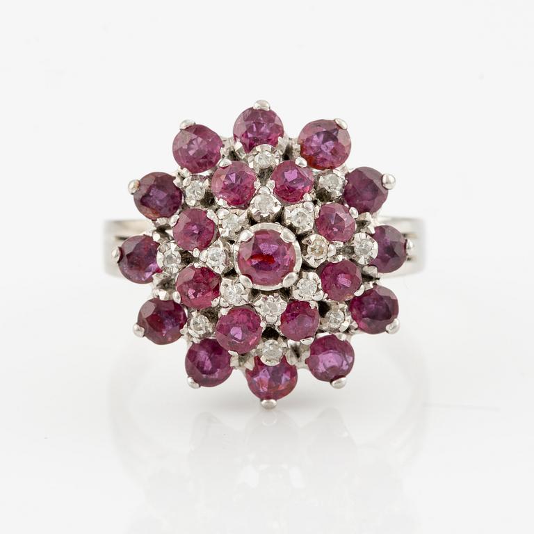 Ring, 18K white gold with rubies and small diamonds.