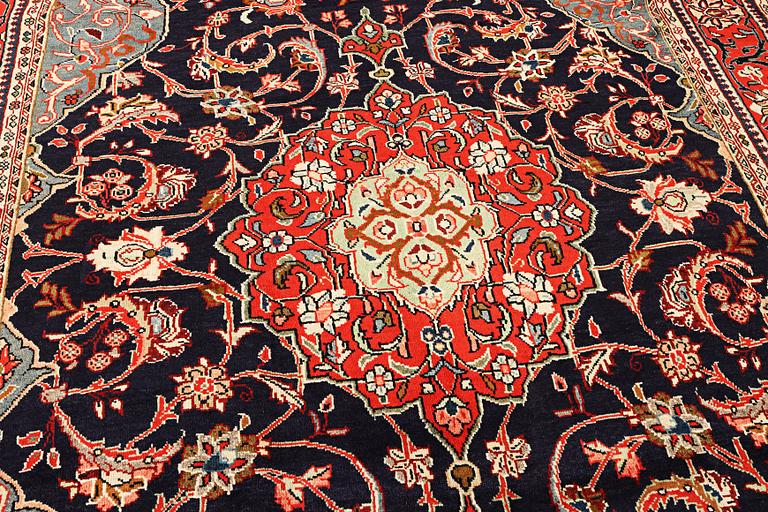 Matta, Saruk, ca. 333 x 218 cm.