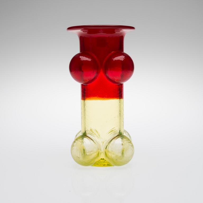 VAS, glas, "Pajazzo", signerad Nanny Still Riihimäen Lasi Oy. I produktion 1971-1974.