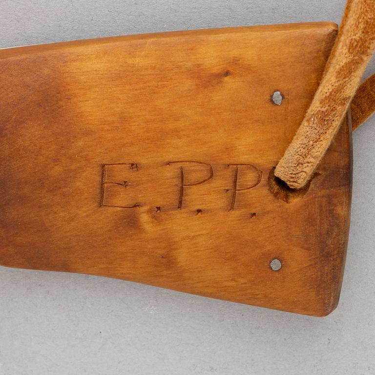 Esaias Poggats, knife and cup-.