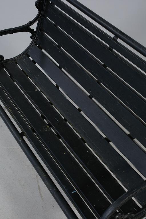 TRÄDGÅRDSBÄNK, märkt Aug. Hansson Halmstad, 1900-tal.