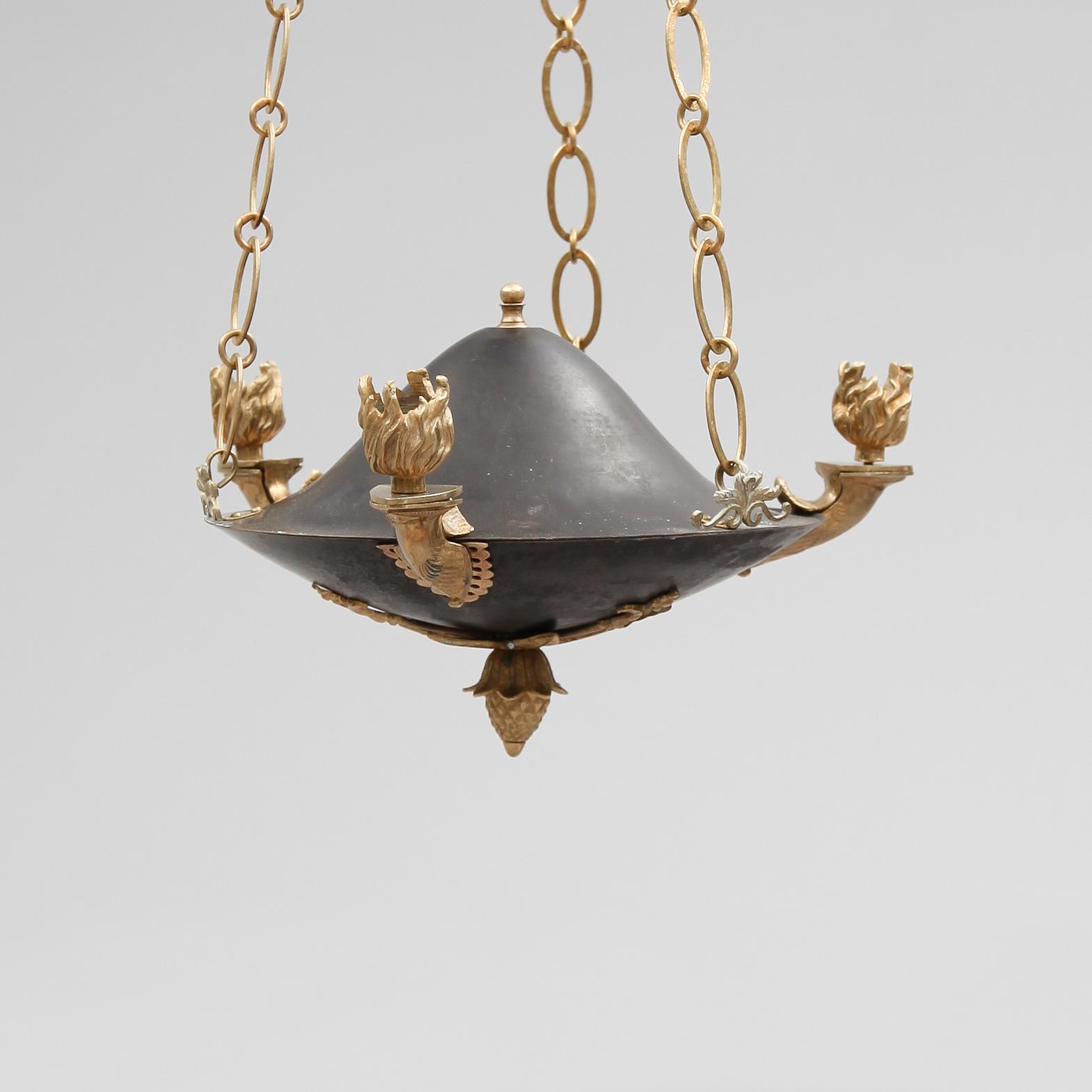 TAKAMPEL, empire, 1800-talets första hälft. Höjd ca 70 cm.