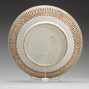 A fine export pierced 'famille-rose' dish, Qing dynasty, Qianlong (1736-1795).