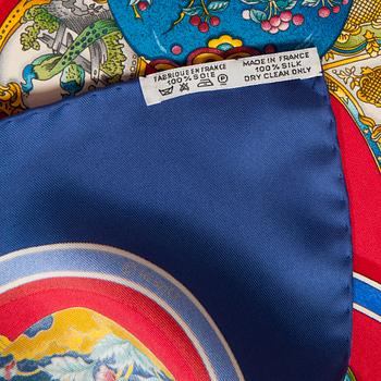 SCARF, "Qu'importe le flacon", Hermès.