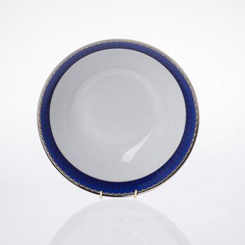 SERVIS, 41 delar porslin. "Christineholm" eller "Marianne Royal Blue", design Sigvard Bernadotte.