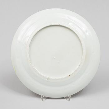 A set of three porcelain plates and a side plate, China, Canton, 19th century.