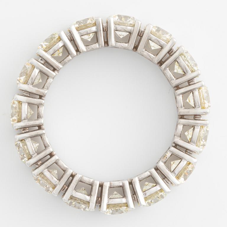 Ring full eternity with brilliant-cut diamonds totaling 6.12 ct.