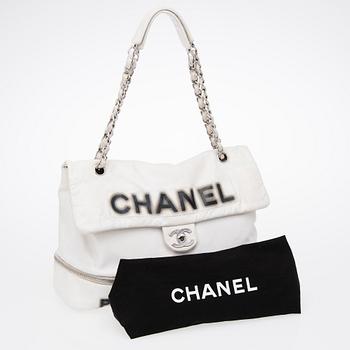 CHANEL, "Expandable Paris London", LAUKKU.