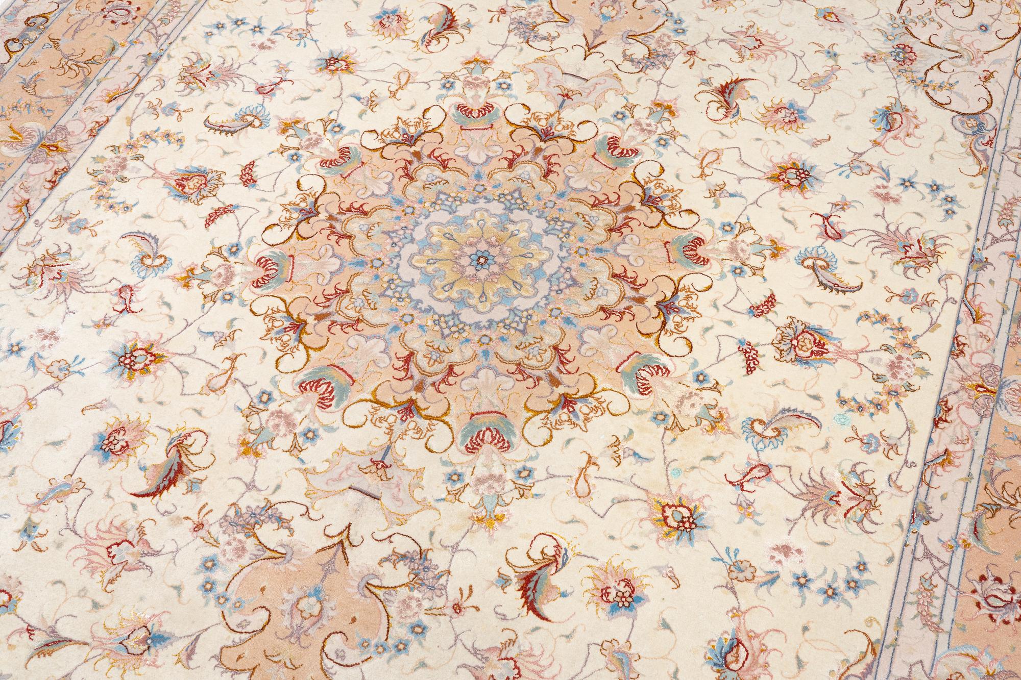 Carpet, Tabriz, silk, approx. 300 x 200 cm.