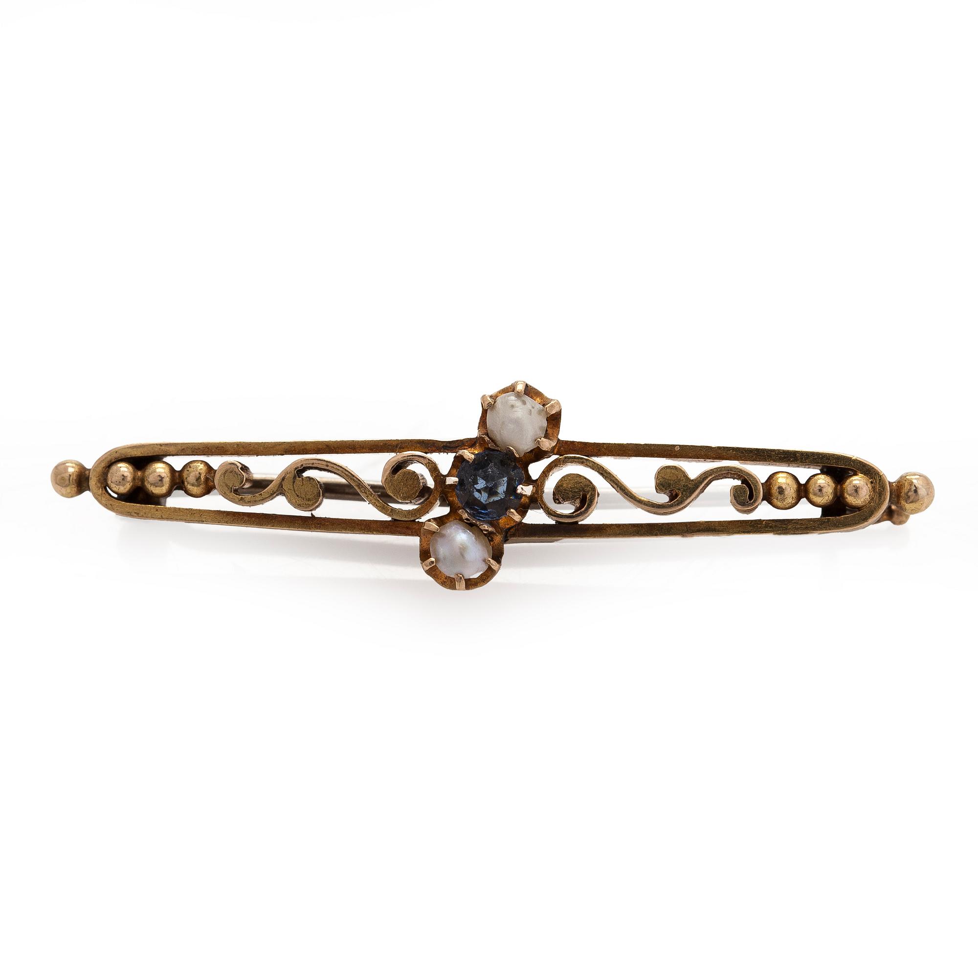 Brooch, mabe pearls, blue glass, 14K (56) gold. St Petersburg.