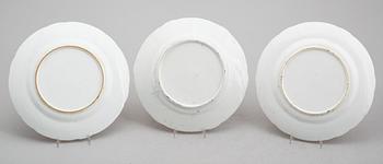 TALLRIKAR, 3 st, Davenport, 1800-talets första hälft.